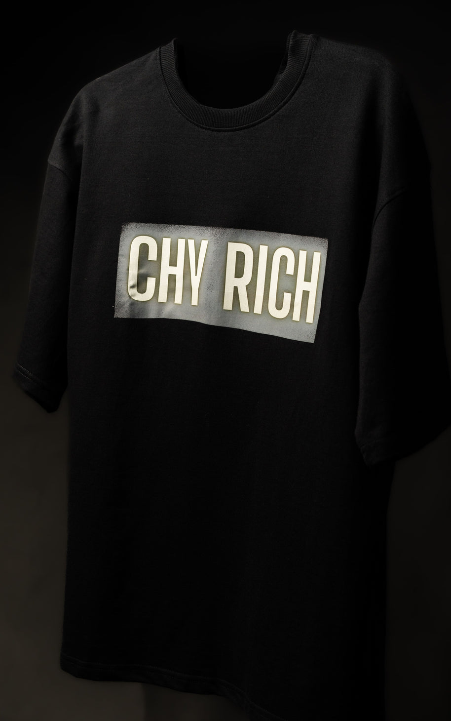 CHY RICH “Crimson Skull” Graphic Tee – Urban Streetwear Edition