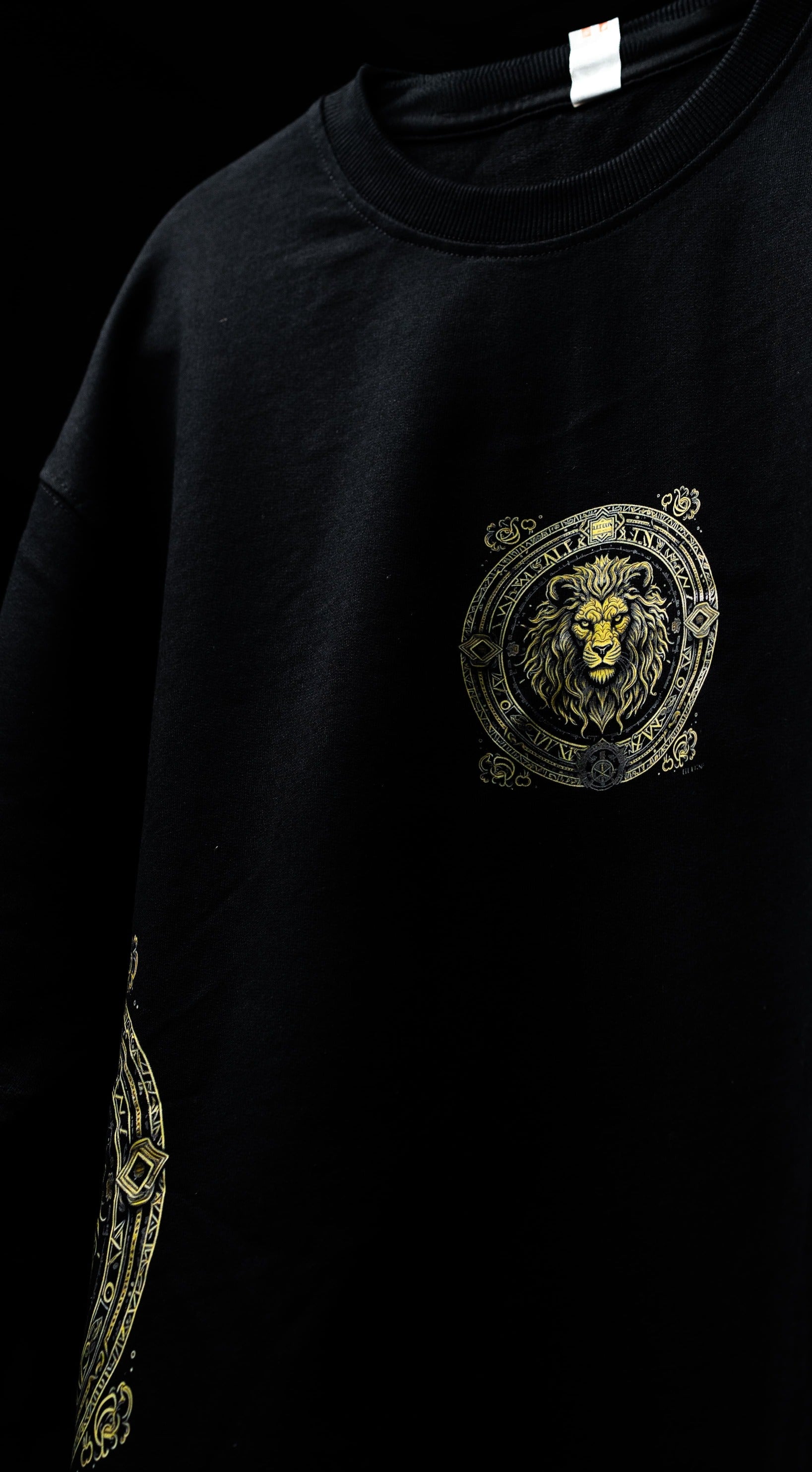 LION / TIMELESS EMBLEM Tee