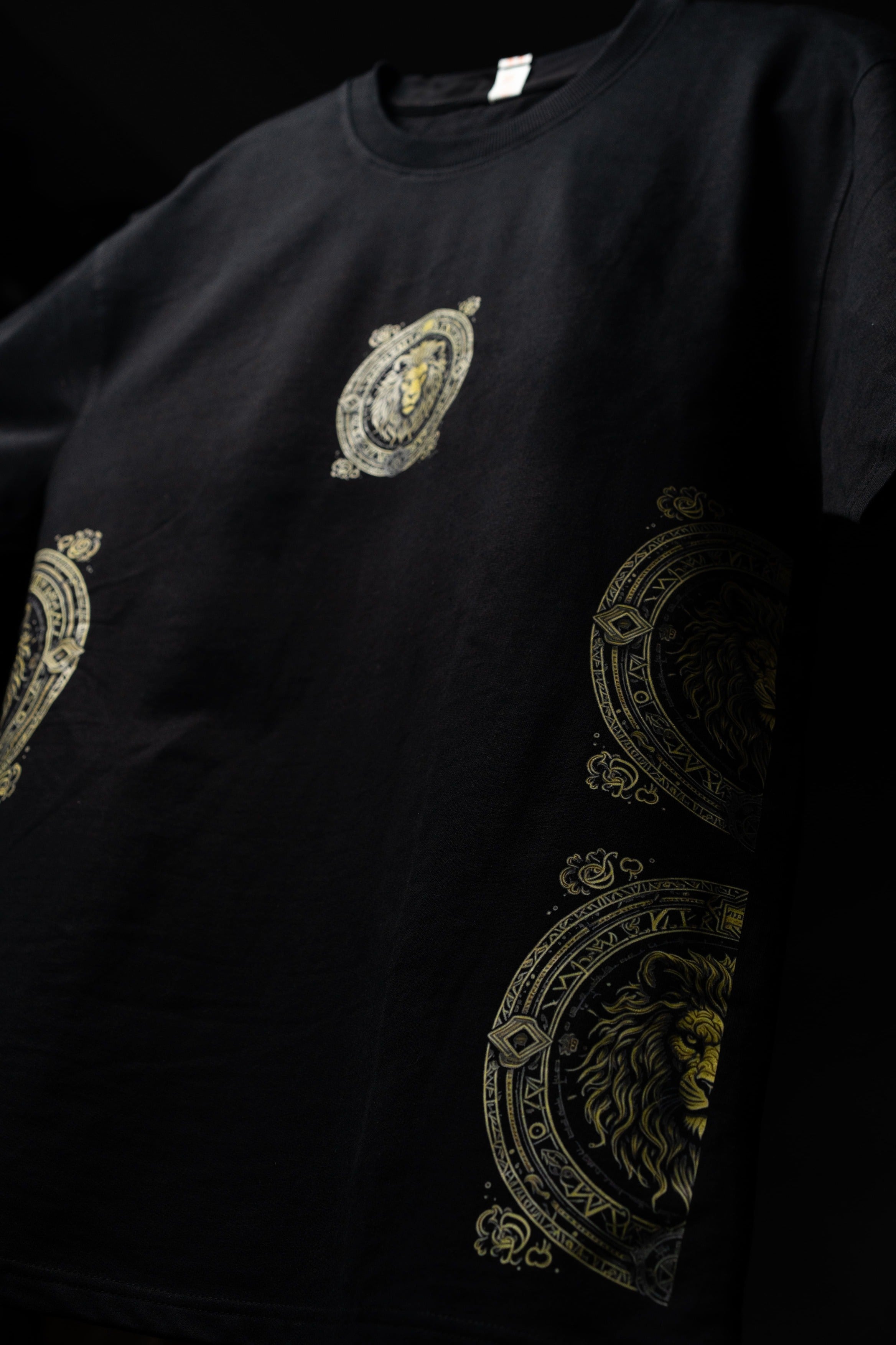 LION / TIMELESS EMBLEM Tee