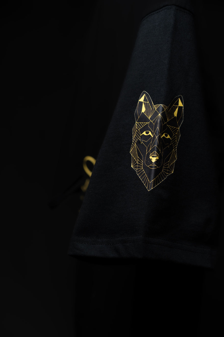 WILD AND FREE / GEOMETRIC WOLF Tee